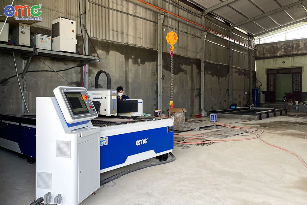 Bàn giao máy cắt laser EMC-Basic tại Lâm Đồng