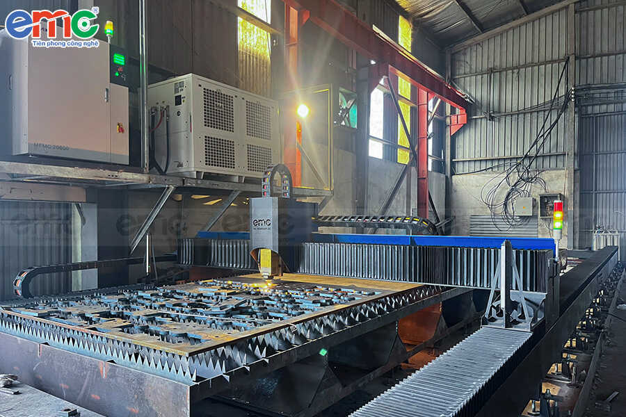 Máy cắt laser 12kw tại công ty Thép Hải Đăng
