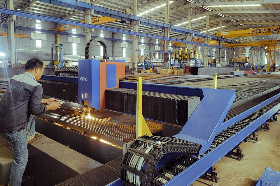 Máy cắt laser GT Series tại nhà máy thép Omega