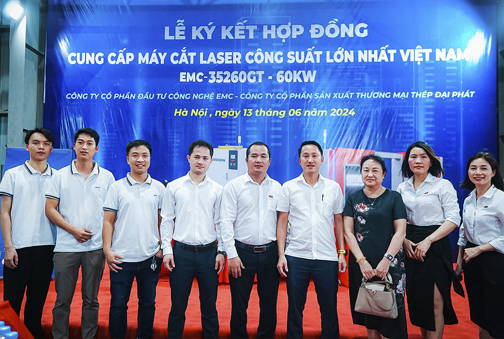 Lễ ký kết hợp đồng máy cắt laser 60kw và công ty Thép Đại Phát và công ty EMC