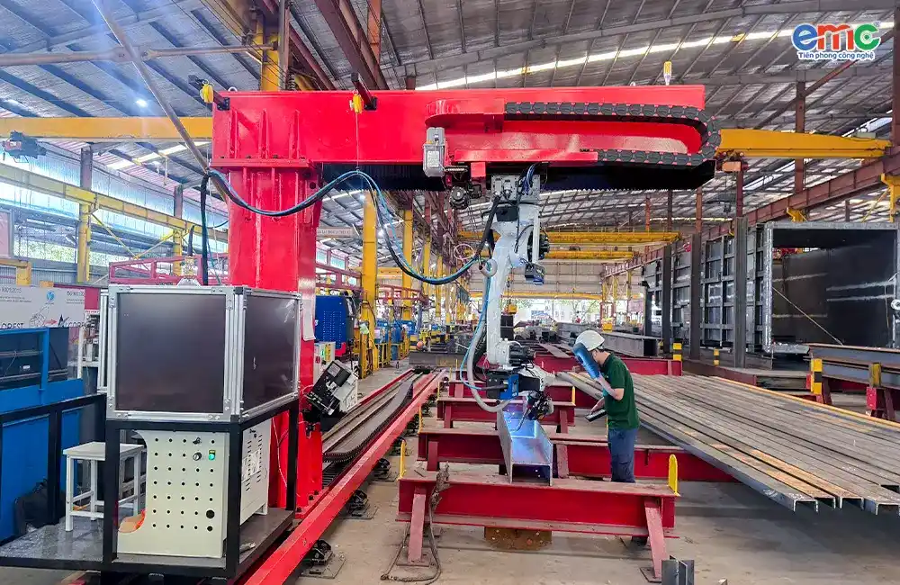 Lắp Đặt Robot Hàn Cantilever Tại Tập Đoàn Đại Dũng - Long An