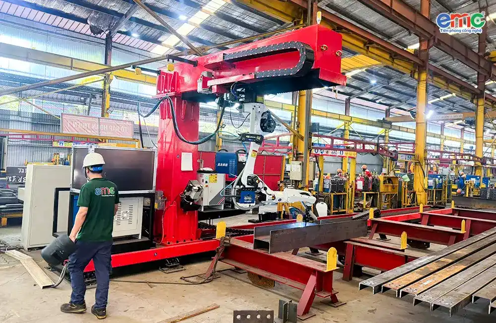 Lắp Đặt Robot Hàn Cantilever Tại Tập Đoàn Đại Dũng - Long An