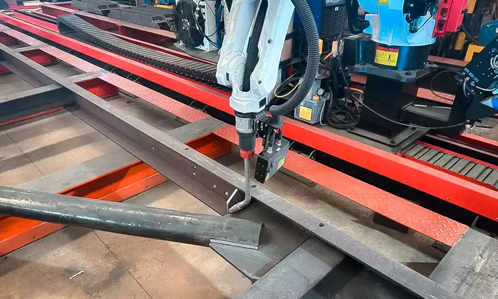 EMC hoàn thành lắp đặt robot hàn thông minh 7 trục tại tập đoàn Đại Dũng