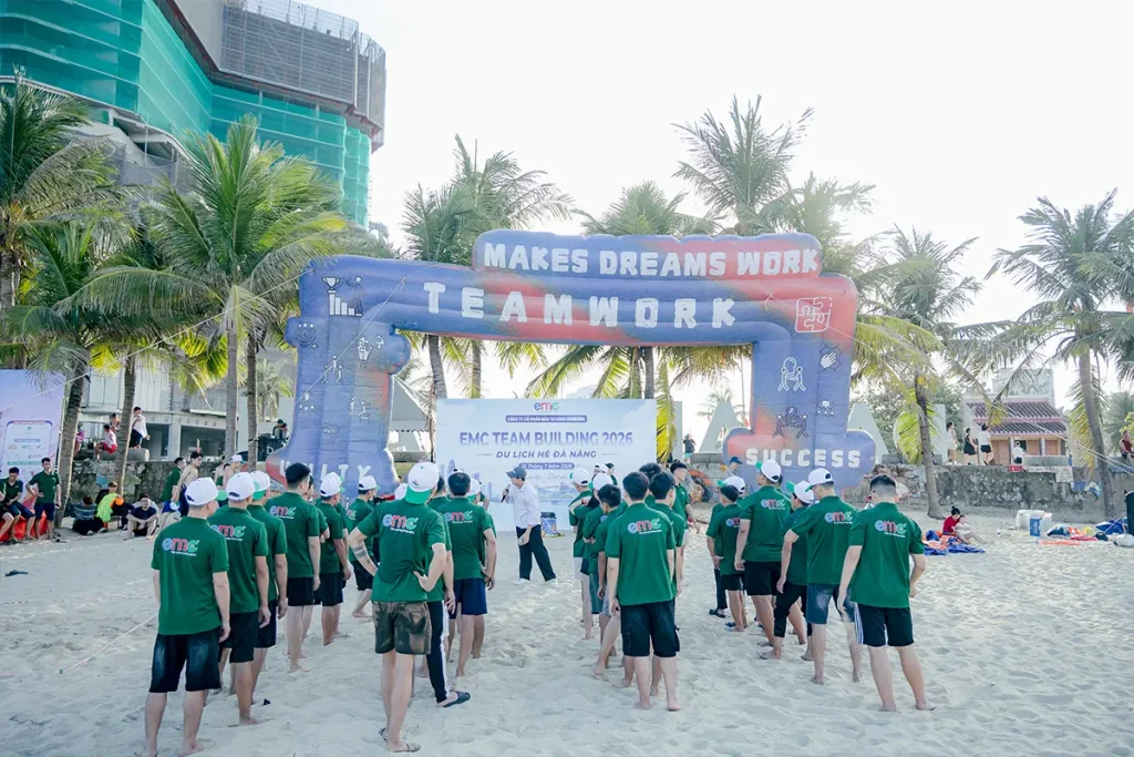 Tập thể EMC tại chương trình Team Building