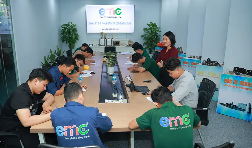 Thi khảo sát năng lực vận hành máy cnc tại EMC