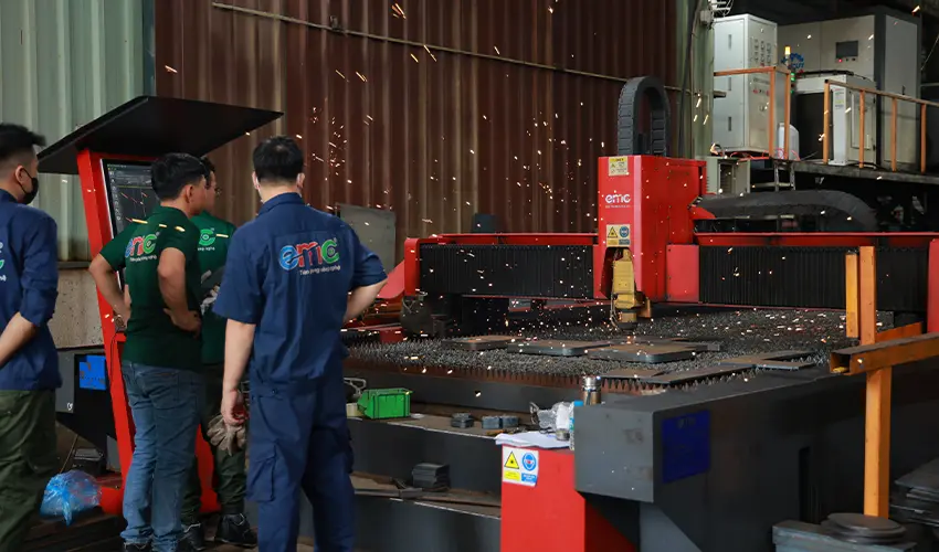 Thi khảo sát năng lực vận hành máy cnc tại EMC